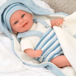 Усми?
ната кукла-бебе в светлосиньо с аксесоари - 35 см, реално тегло